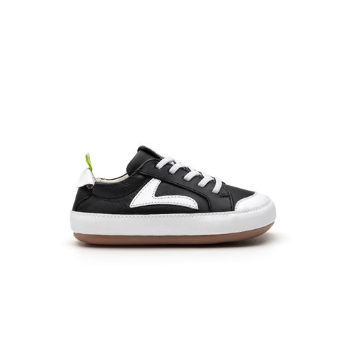 ground-black-white-aegro1-935