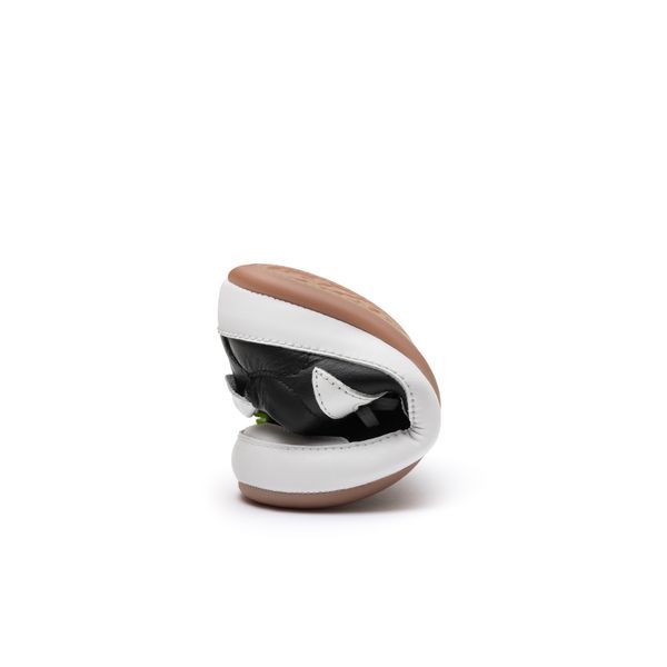 ground-black-white-aegro1-935-3