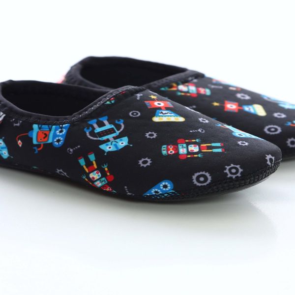 sapatilha-neoprene-antiderrapante-robot-preta-infantil-6